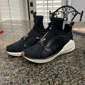 Black puma shoes size 6